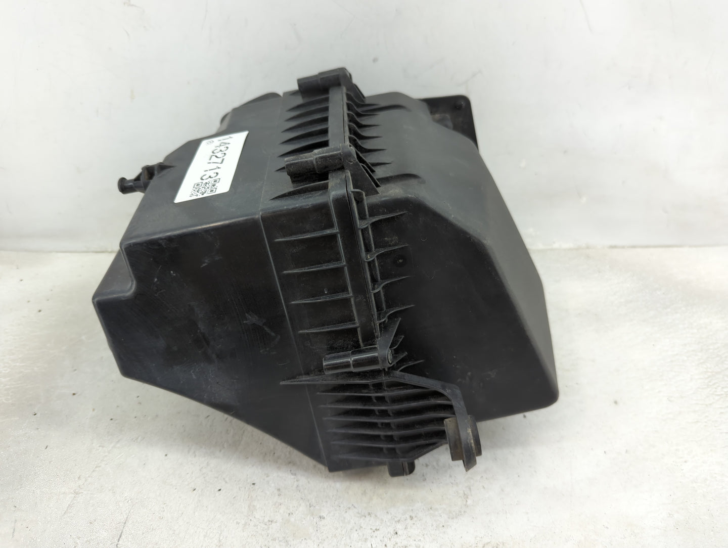 2017-2019 Jaguar Xe Air Cleaner Intake-duct Hose Tube 1432713 - Oemusedautoparts1.com