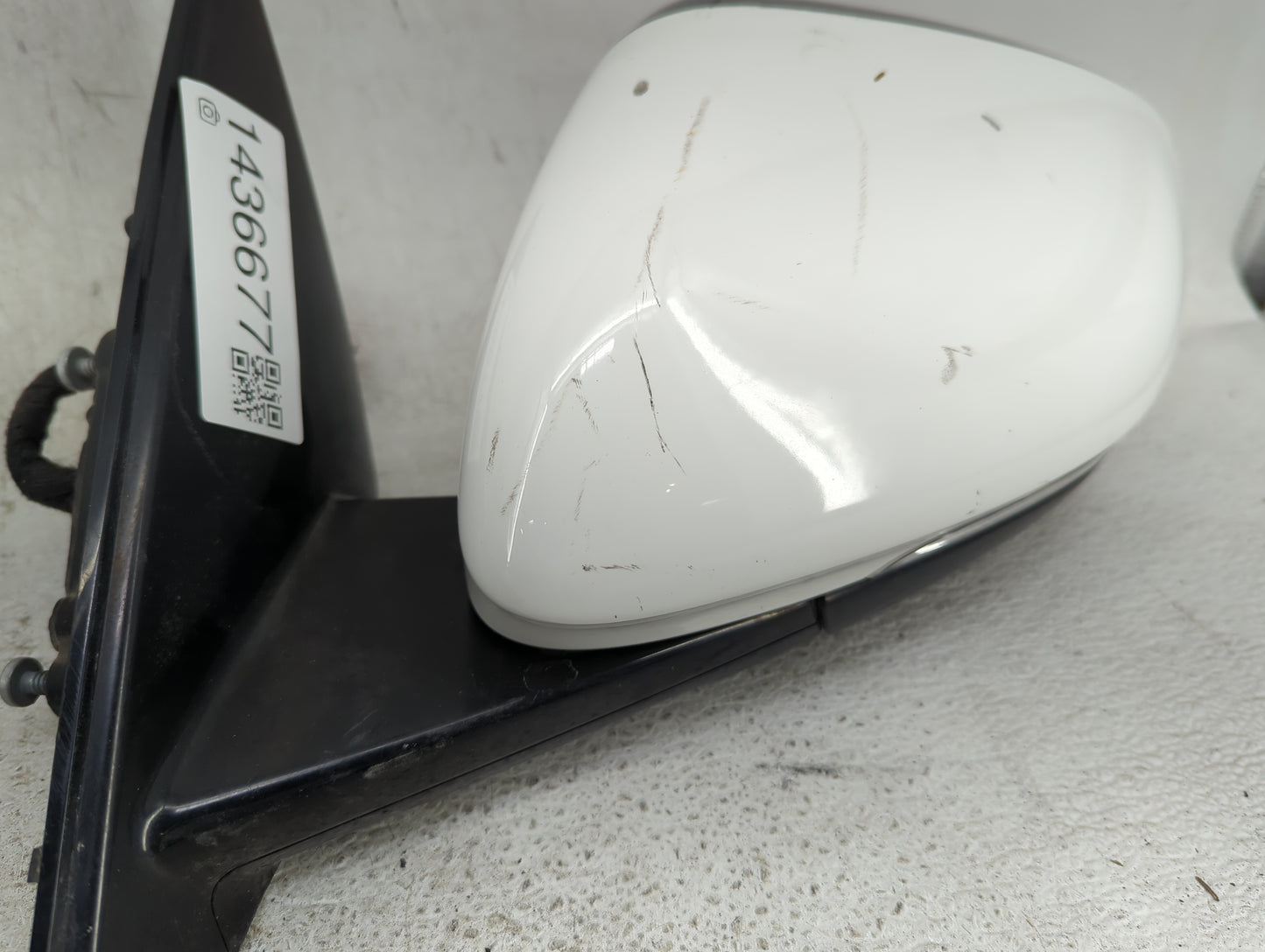 2017-2019 Jaguar Xe Driver Side View Mirror - Left Door Mirror OEM Used - Oemusedautoparts1.com