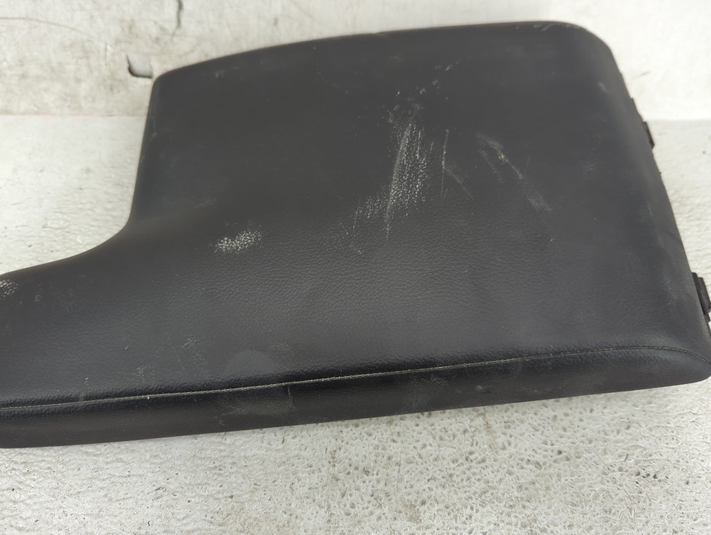 2017 Jaguar Xe Center Console Armrest Cover Lid Fits OEM Used Auto Parts - Oemusedautoparts1.com