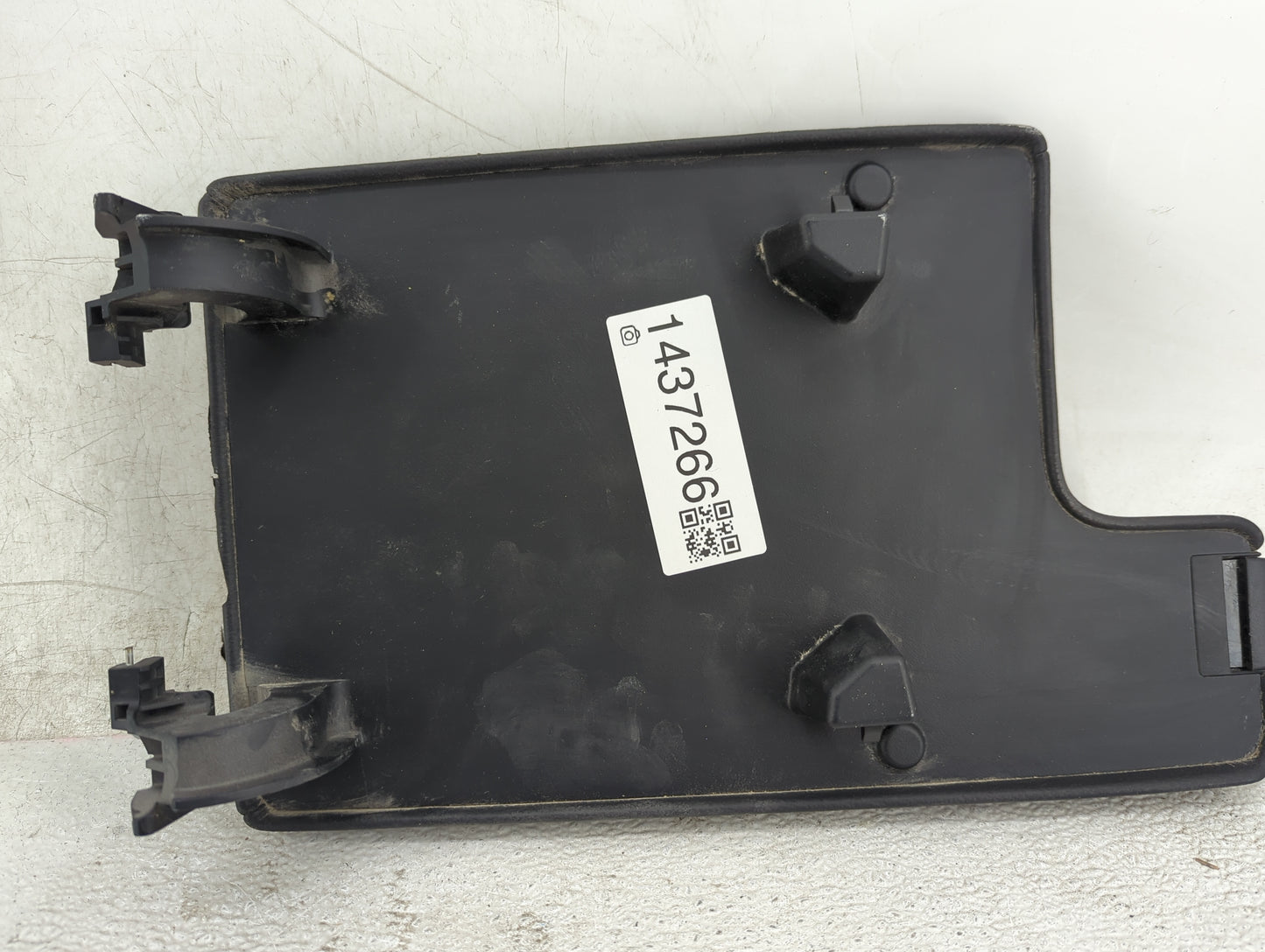 2017 Jaguar Xe Center Console Armrest Cover Lid Fits OEM Used Auto Parts - Oemusedautoparts1.com