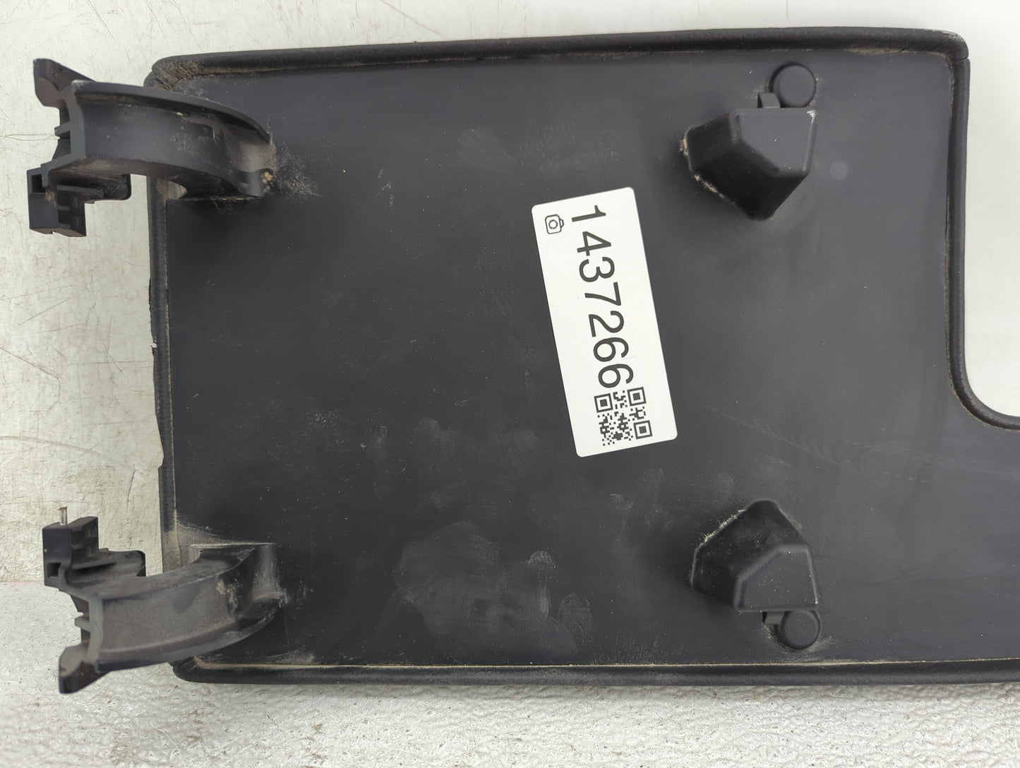 2017 Jaguar Xe Center Console Armrest Cover Lid Fits OEM Used Auto Parts - Oemusedautoparts1.com