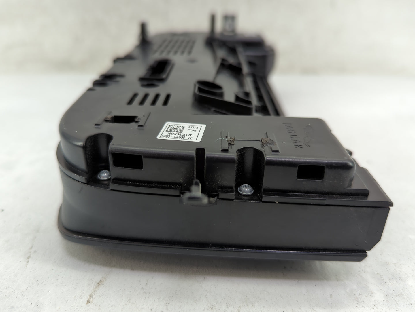 2017 Jaguar Xe Climate Control Module Temperature AC/Heater Replacement P/N:GX63-18C858-LE Fits Fits 2016 OEM Used Auto Part
