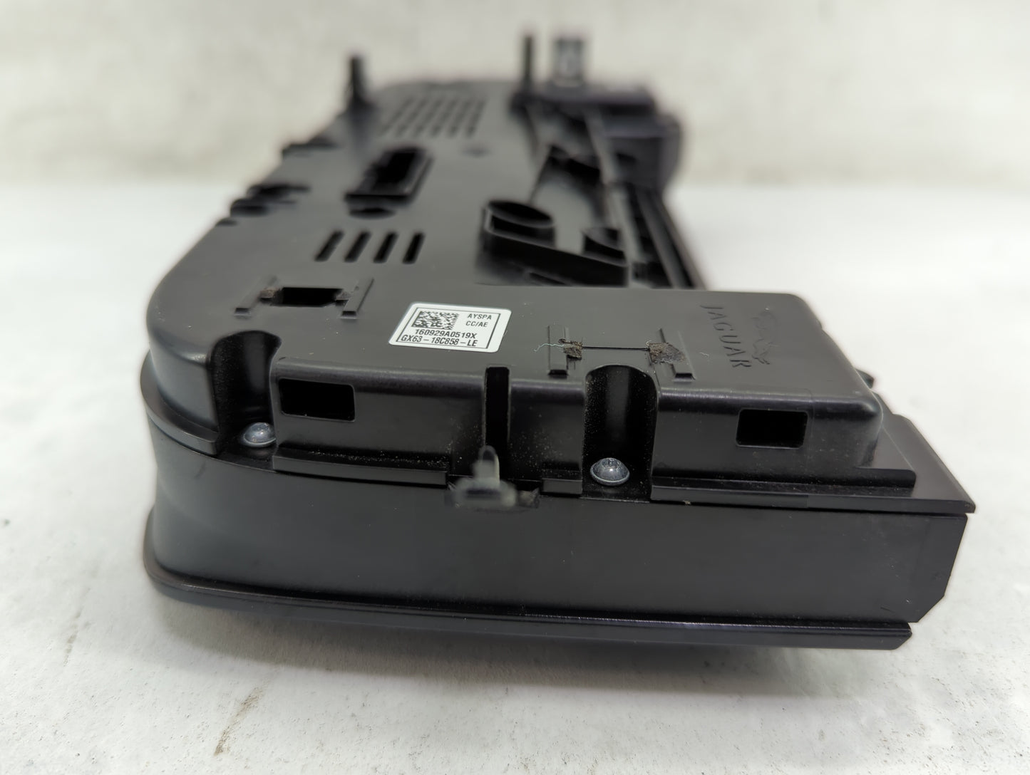 2017 Jaguar Xe Climate Control Module Temperature AC/Heater Replacement P/N:GX63-18C858-LE Fits Fits 2016 OEM Used Auto Part