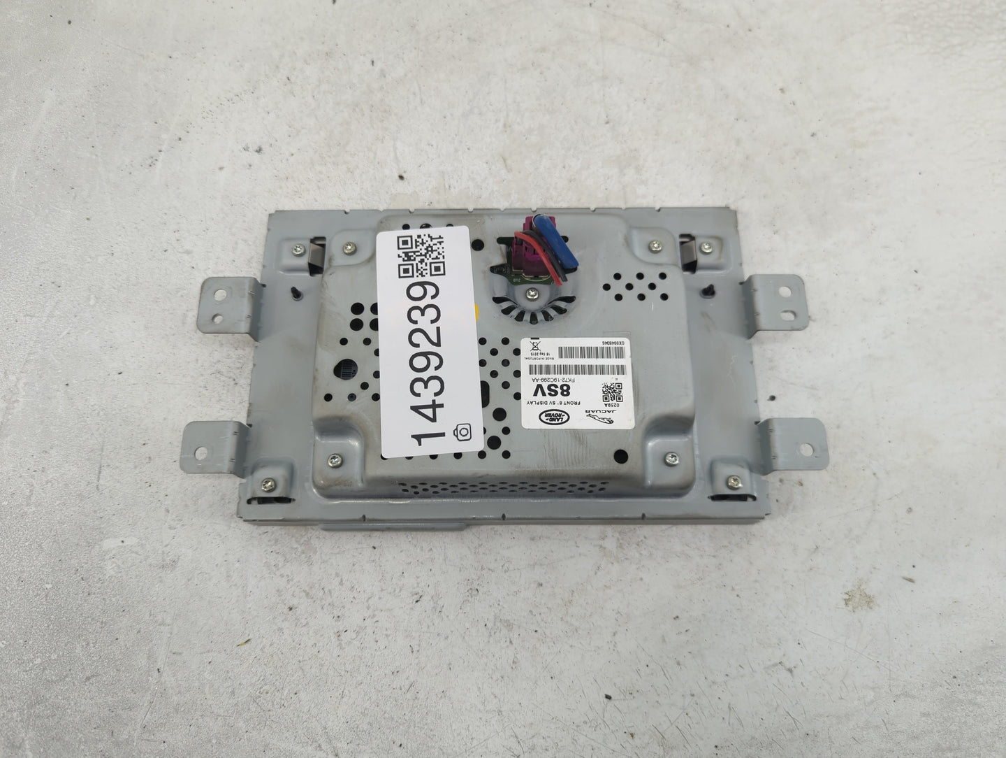 2017-2018 Jaguar Xe Information Display Screen - Oemusedautoparts1.com