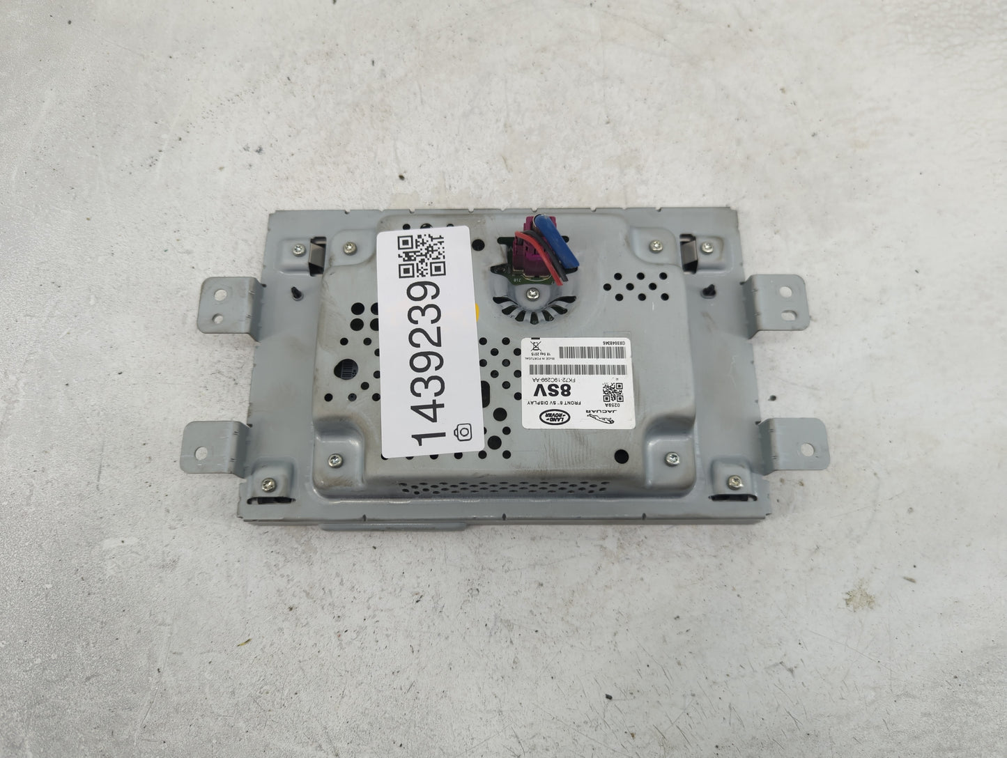 2017-2018 Jaguar Xe Information Display Screen - Oemusedautoparts1.com