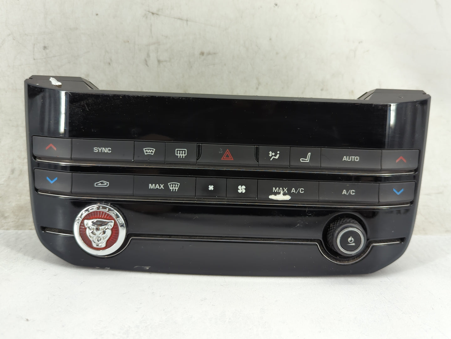 2017 Jaguar Xe Climate Control Module Temperature AC/Heater Replacement P/N:GC63-18C858-SE Fits Fits 2016 OEM Used Auto Part