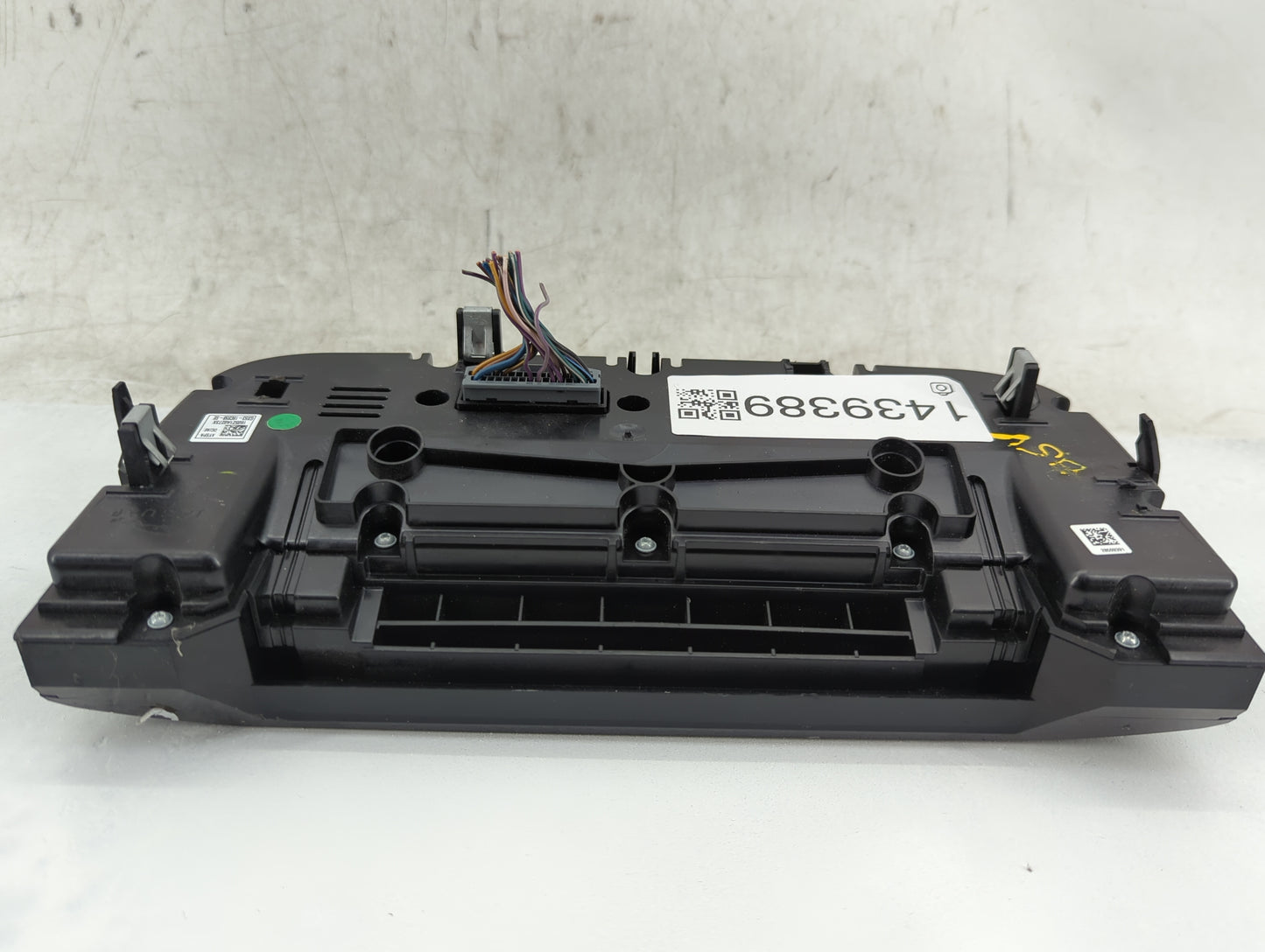 2017 Jaguar Xe Climate Control Module Temperature AC/Heater Replacement P/N:GC63-18C858-SE Fits Fits 2016 OEM Used Auto Part