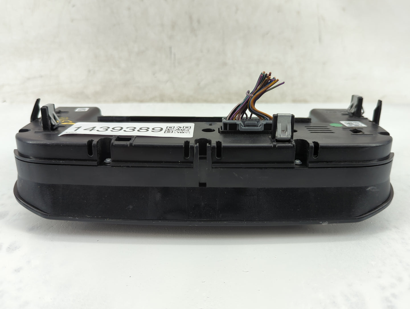 2017 Jaguar Xe Climate Control Module Temperature AC/Heater Replacement P/N:GC63-18C858-SE Fits Fits 2016 OEM Used Auto Part