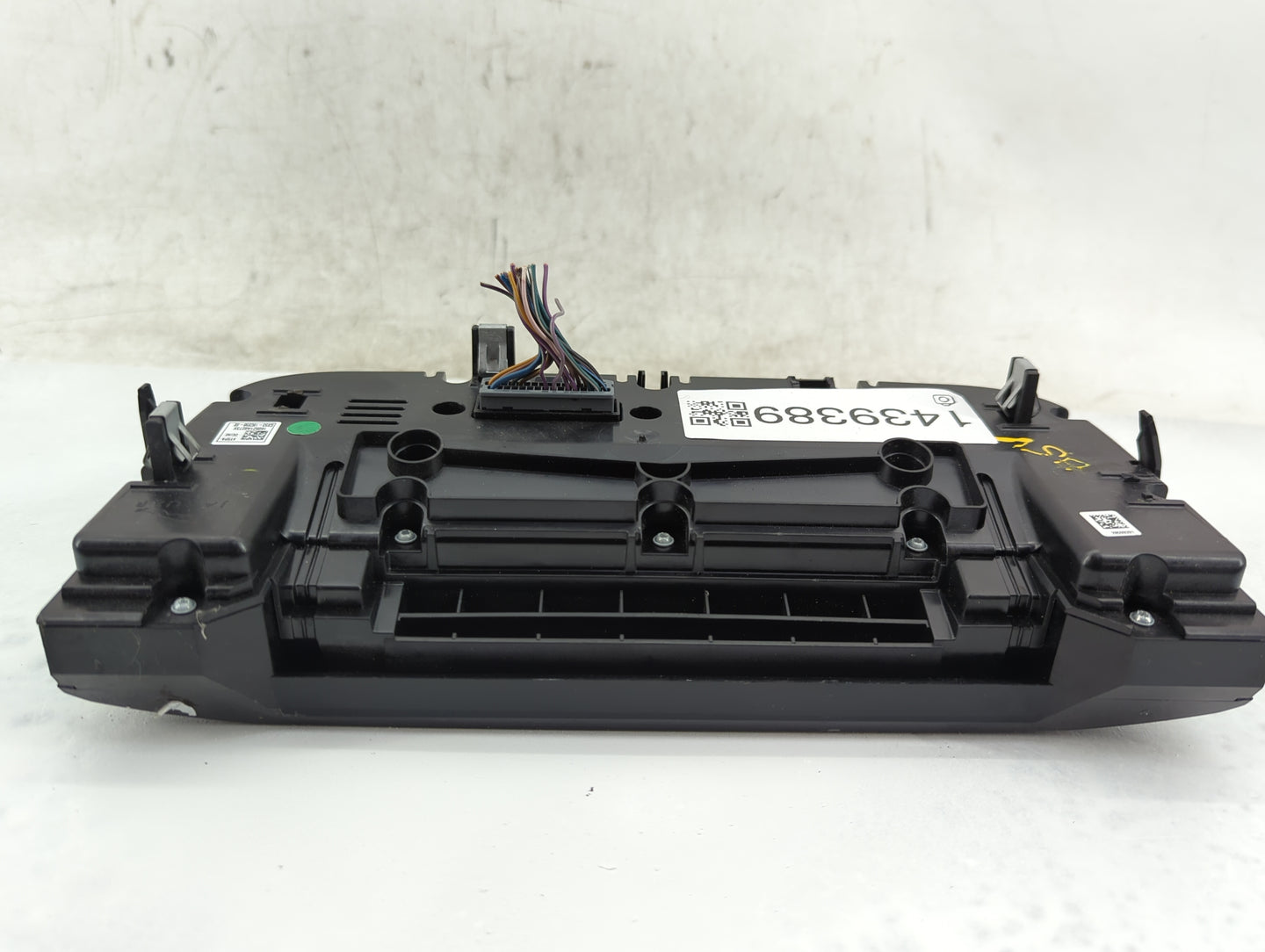2017 Jaguar Xe Climate Control Module Temperature AC/Heater Replacement P/N:GC63-18C858-SE Fits Fits 2016 OEM Used Auto Part