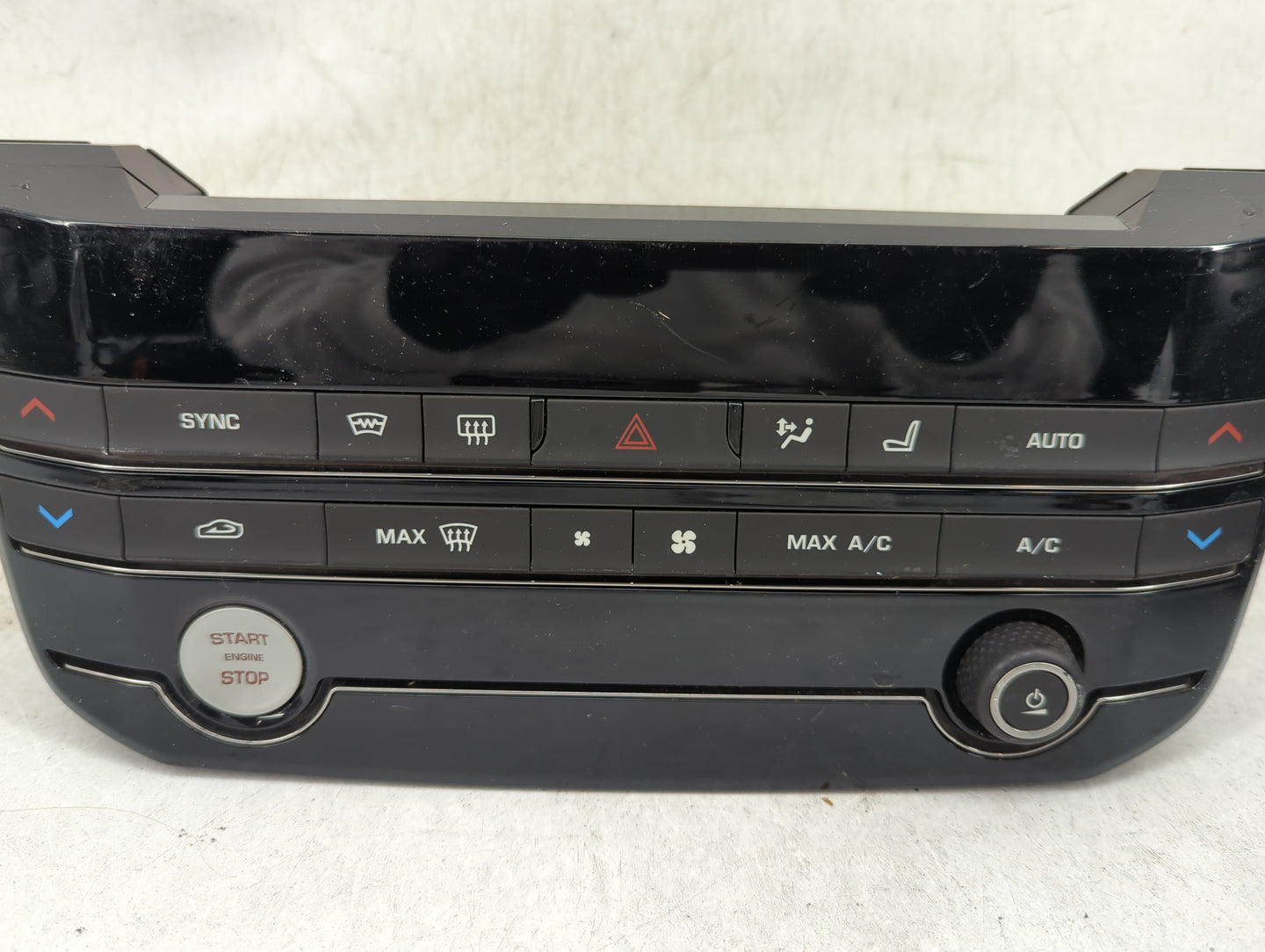 2017 Jaguar Xe Climate Control Module Temperature AC/Heater Replacement P/N:GX63-18C858-SE Fits Fits 2016 OEM Used Auto Part