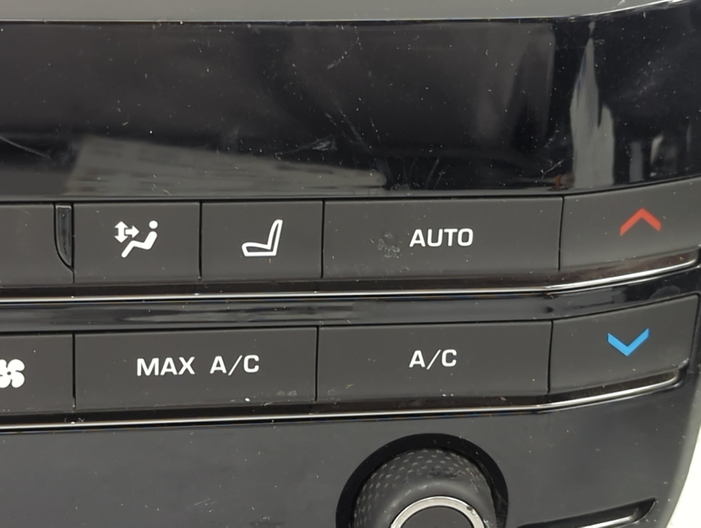 2017 Jaguar Xe Climate Control Module Temperature AC/Heater Replacement P/N:GX63-18C858-SE Fits Fits 2016 OEM Used Auto Part