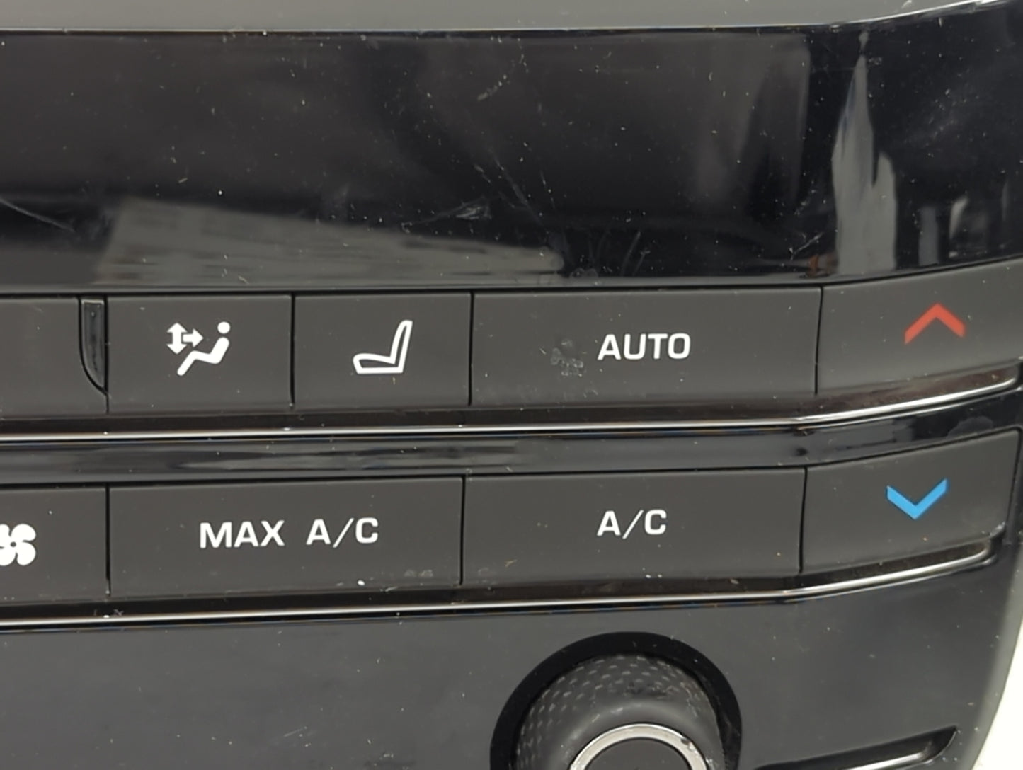 2017 Jaguar Xe Climate Control Module Temperature AC/Heater Replacement P/N:GX63-18C858-SE Fits Fits 2016 OEM Used Auto Part