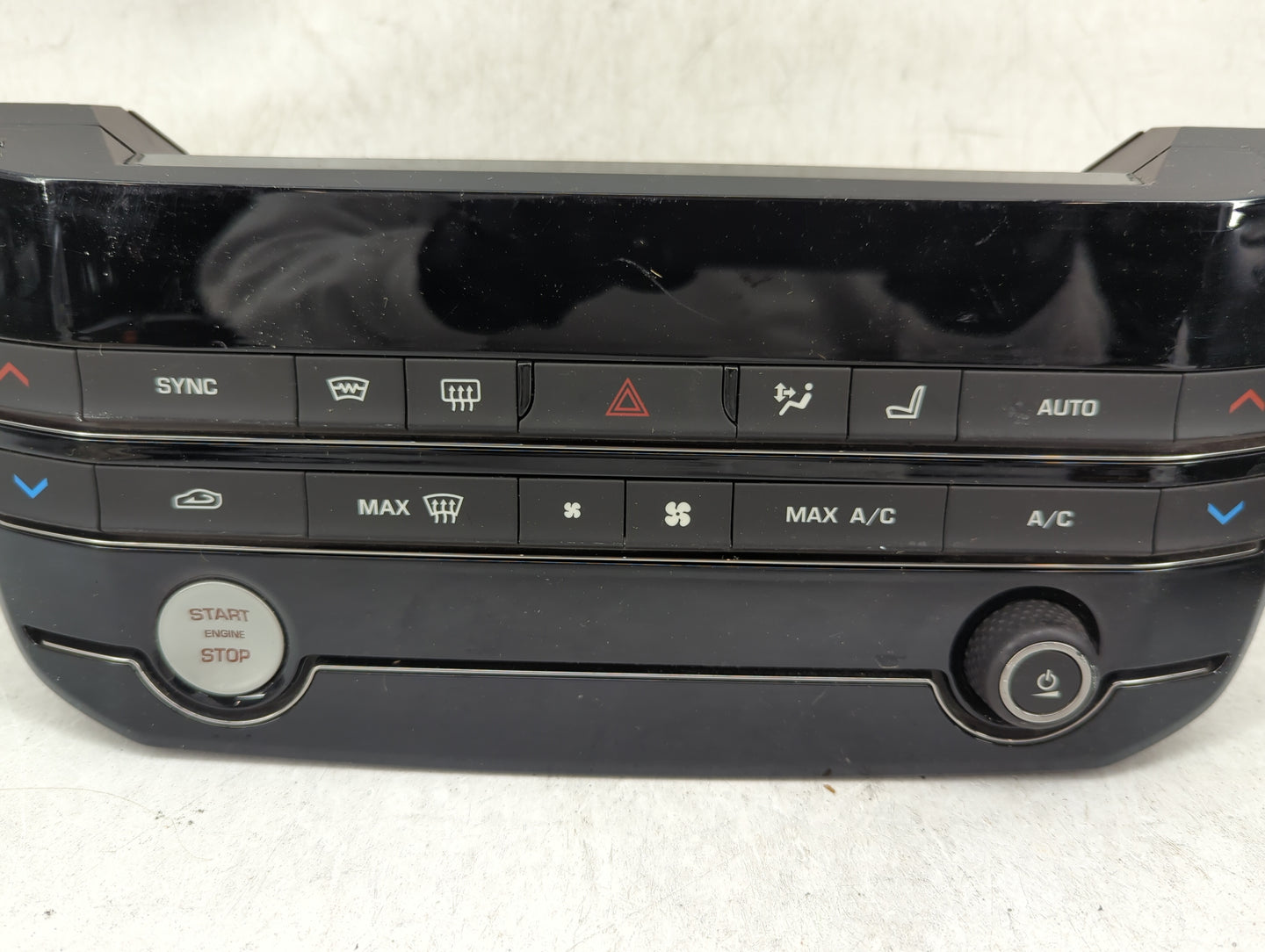 2017 Jaguar Xe Climate Control Module Temperature AC/Heater Replacement P/N:GX63-18C858-SE Fits Fits 2016 OEM Used Auto Part