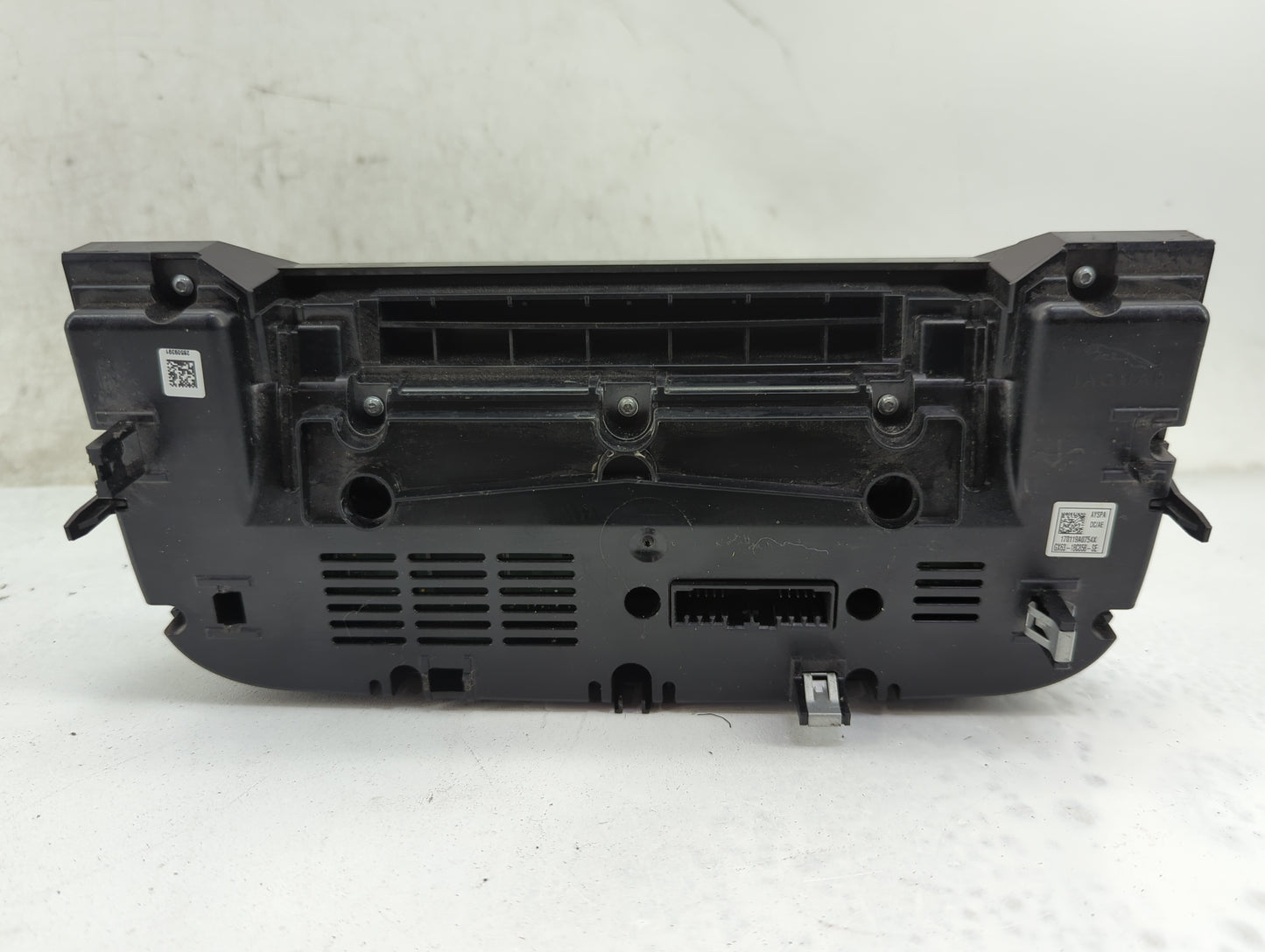 2017 Jaguar Xe Climate Control Module Temperature AC/Heater Replacement P/N:GX63-18C858-SE Fits Fits 2016 OEM Used Auto Part