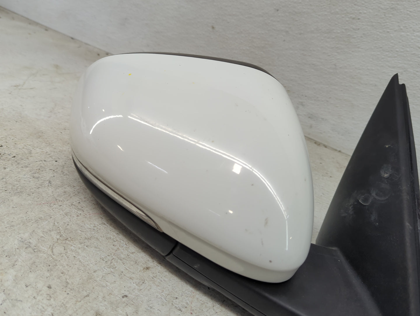 2017-2019 Jaguar Xe Passenger Side View Mirror - Right Door Mirror OEM Used - Oemusedautoparts1.com