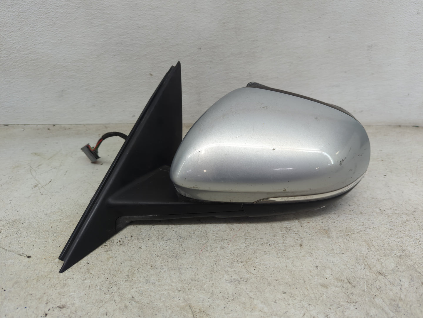 2017-2019 Jaguar Xe Driver Side View Mirror - Left Door Mirror OEM Used - Oemusedautoparts1.com