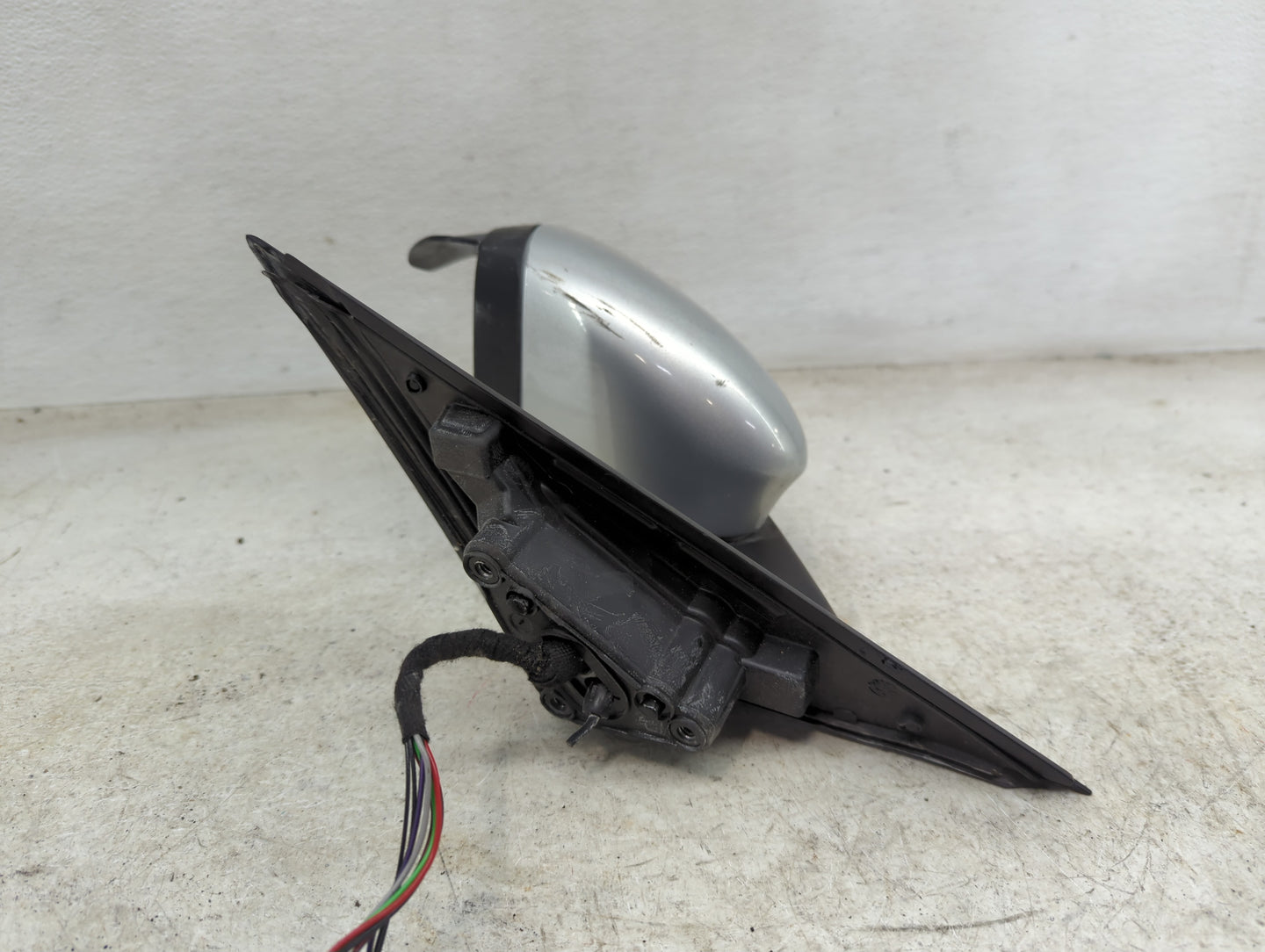2017-2019 Jaguar Xe Driver Side View Mirror - Left Door Mirror OEM Used - Oemusedautoparts1.com
