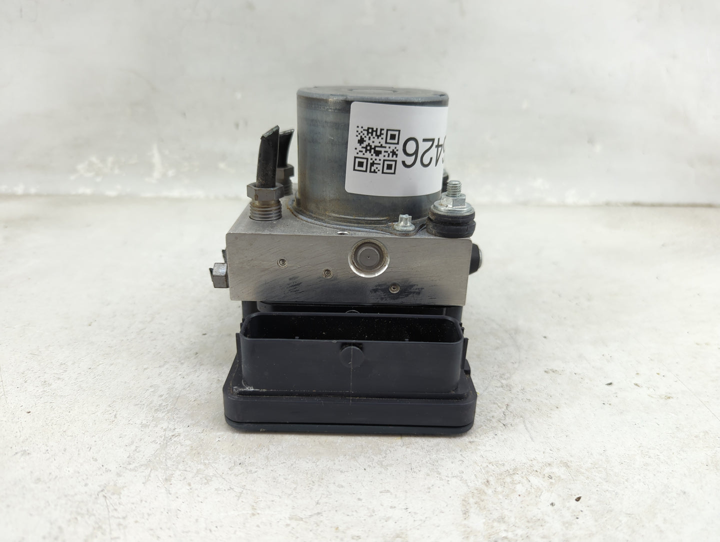 2017 Jaguar Xe ABS Pump Control Module Replacement P/N:HX73-14F447-AF Fits OEM Used Auto Parts - Oemusedautoparts1.com