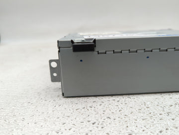 2017-2018 Jaguar Xe Radio AM FM Cd Player Receiver Replacement P/N:HX63-18K812-DB Fits Fits 2016 2017 2018 2019 OEM Used Auto Parts