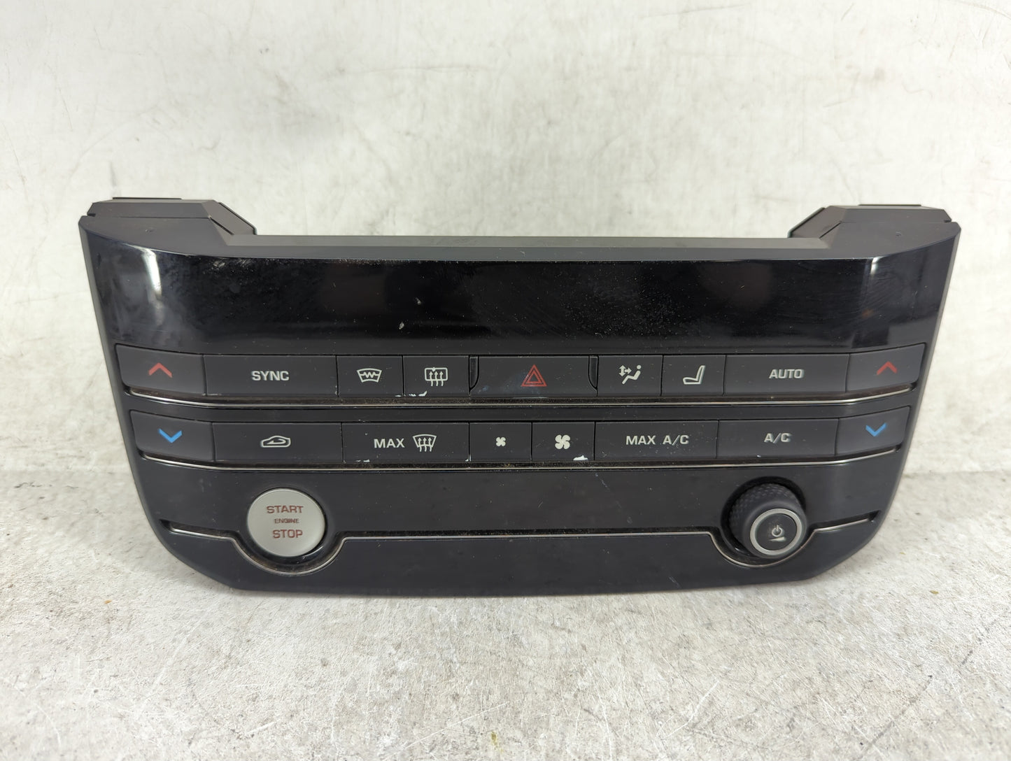 2017 Jaguar Xe Climate Control Module Temperature AC/Heater Replacement P/N:GX63-18C858-SD Fits Fits 2016 OEM Used Auto Part