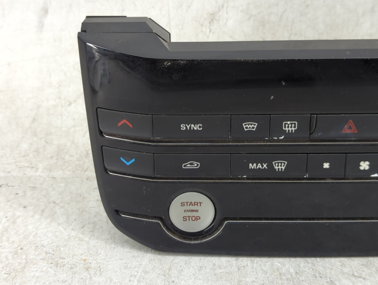 2017 Jaguar Xe Climate Control Module Temperature AC/Heater Replacement P/N:GX63-18C858-SD Fits Fits 2016 OEM Used Auto Part