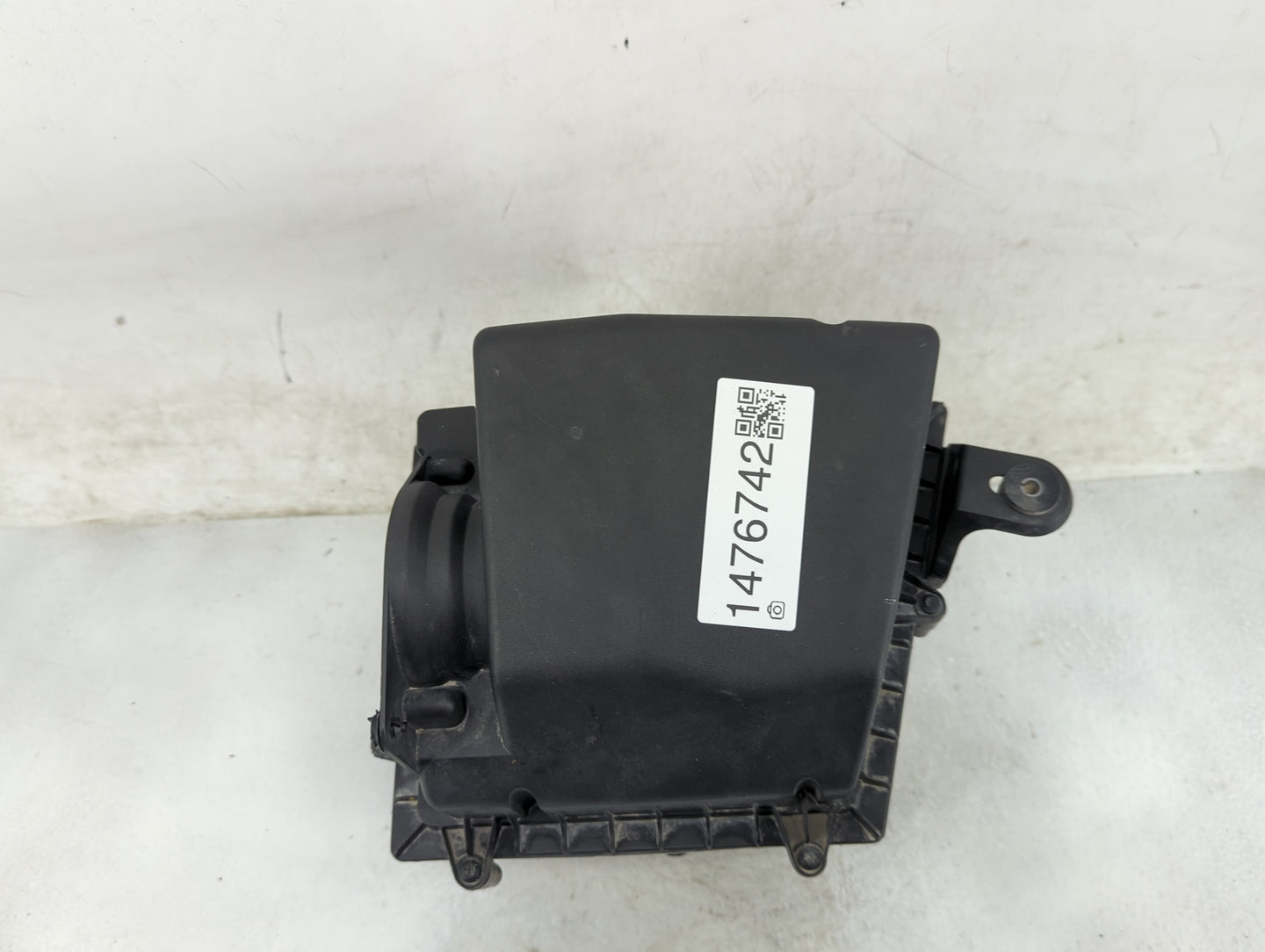 2017 Jaguar Xe Air Cleaner Intake-duct Hose Tube - Oemusedautoparts1.com