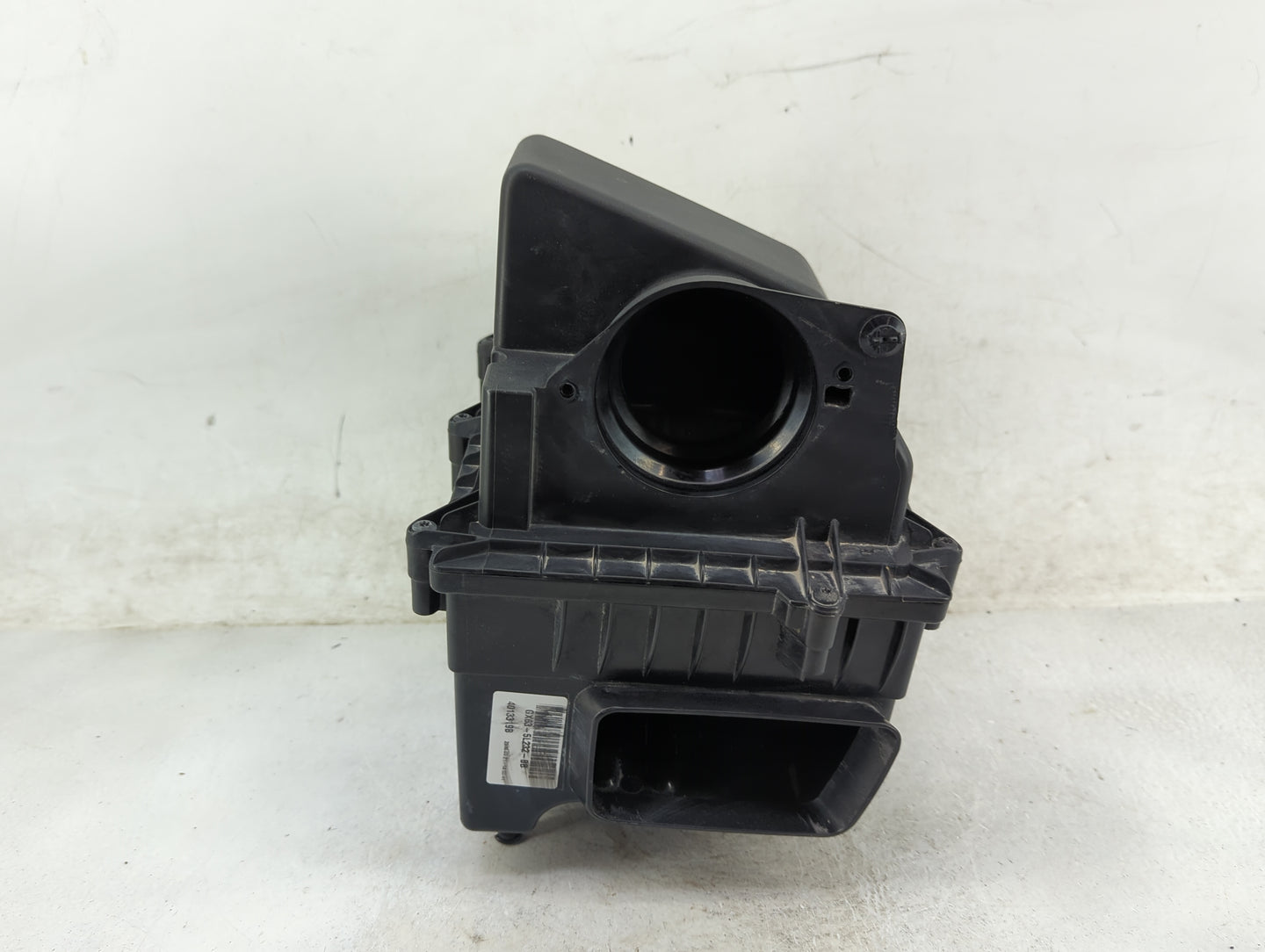 2017 Jaguar Xe Air Cleaner Intake-duct Hose Tube - Oemusedautoparts1.com
