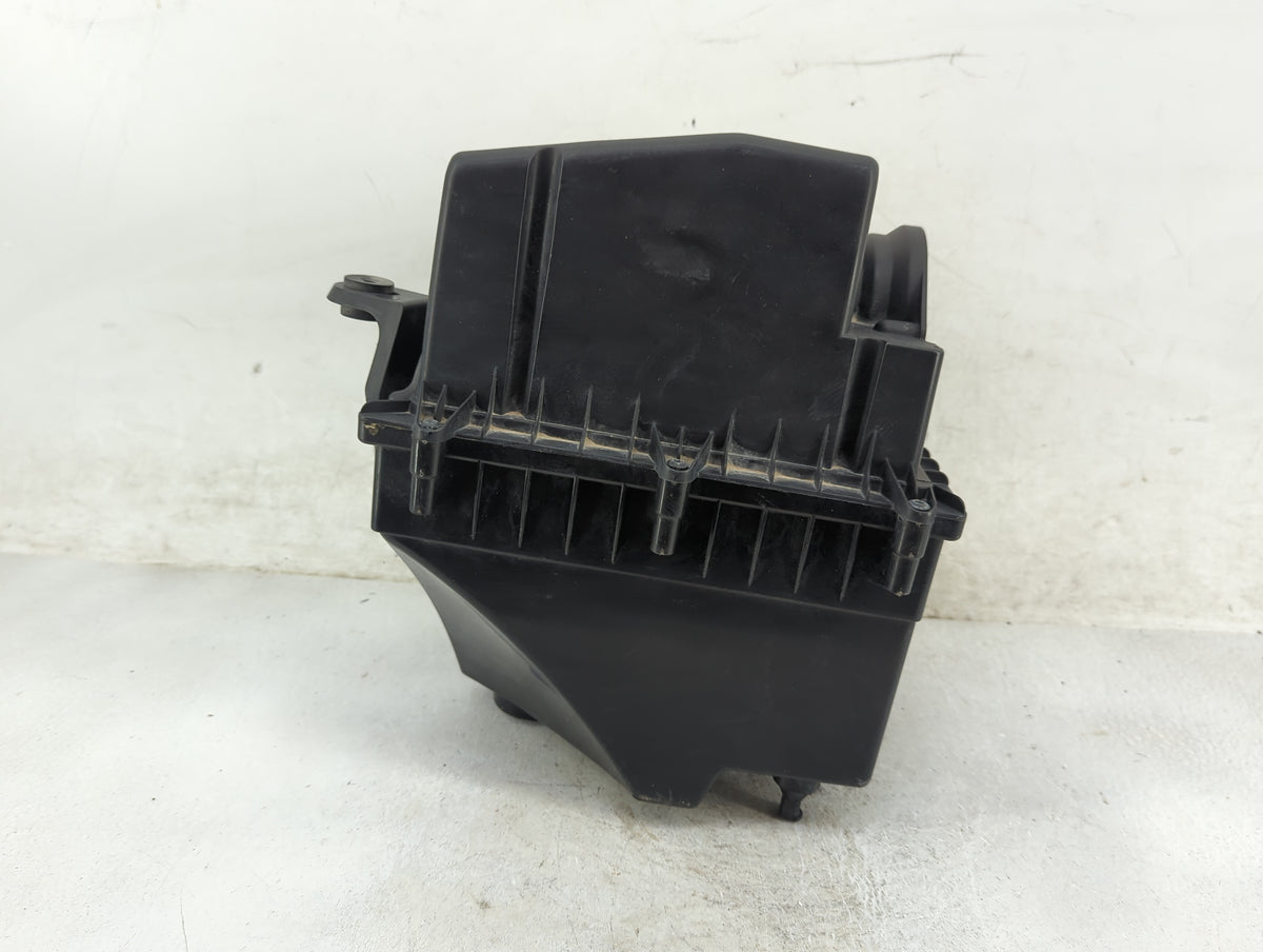 2017 Jaguar Xe Air Cleaner Intake-duct Hose Tube - Oemusedautoparts1.com