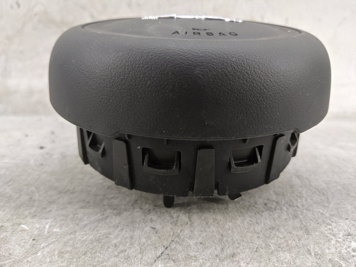 2017-2019 Jaguar Xe Air Bag Driver Left Steering Wheel Mounted 1477536 - Oemusedautoparts1.com