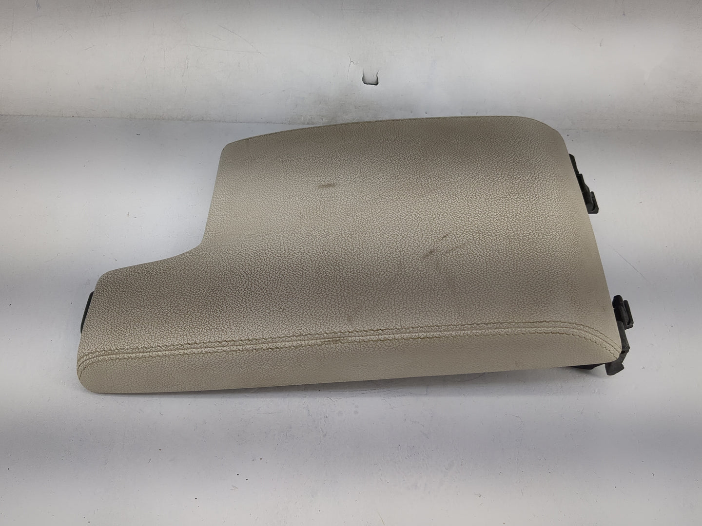 2017 Jaguar Xe Center Console Armrest Cover Lid Fits OEM Used Auto Parts - Oemusedautoparts1.com
