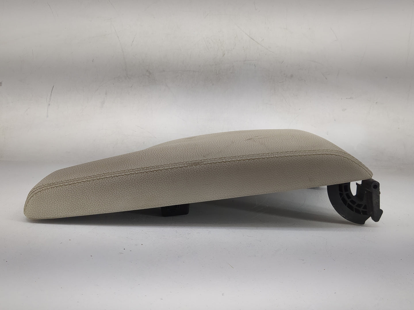 2017 Jaguar Xe Center Console Armrest Cover Lid Fits OEM Used Auto Parts - Oemusedautoparts1.com