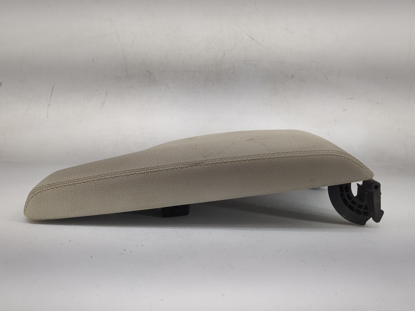 2017 Jaguar Xe Center Console Armrest Cover Lid Fits OEM Used Auto Parts - Oemusedautoparts1.com