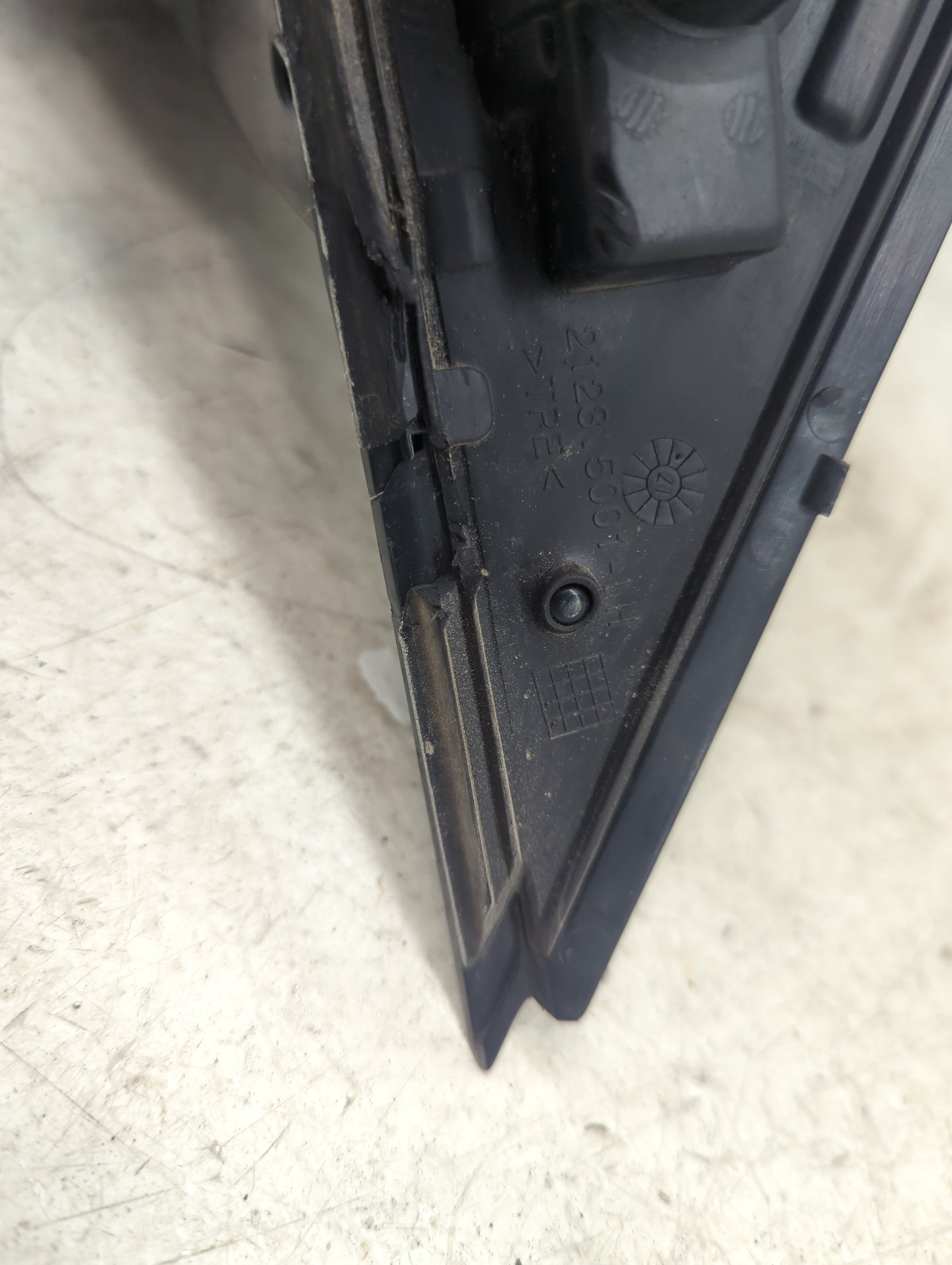 2017-2019 Jaguar Xe Driver Side View Mirror - Left Door Mirror OEM Used - Oemusedautoparts1.com