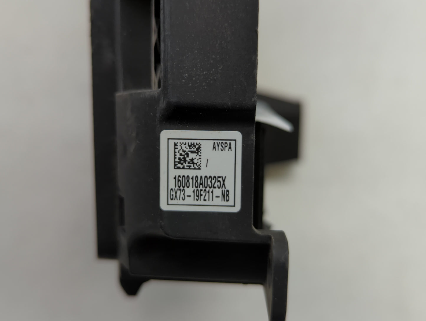 2017-2018 Jaguar Xe Radio Control Panel - Oemusedautoparts1.com