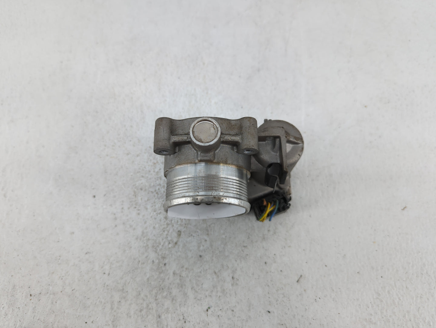 2017 Jaguar Xe Throttle Body P/N:AG9E-9F991-AA Fits Fits 2013 2014 2015 OEM Used Auto Parts - Oemusedautoparts1.com