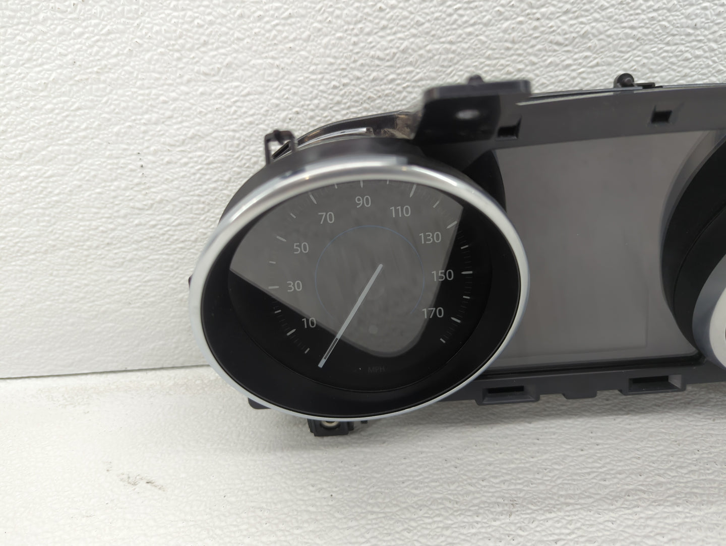 2018-2019 Jaguar Xe Instrument Cluster Speedometer Gauges P/N:7310849AE Fits Fits 2018 2019 OEM Used Auto Parts - Oemusedaut