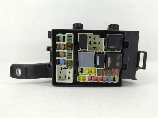 2017-2019 Jaguar Xe Fusebox Fuse Box Panel Relay Module P/N:GX73-14A076-DA Fits Fits 2017 2018 2019 OEM Used Auto Parts