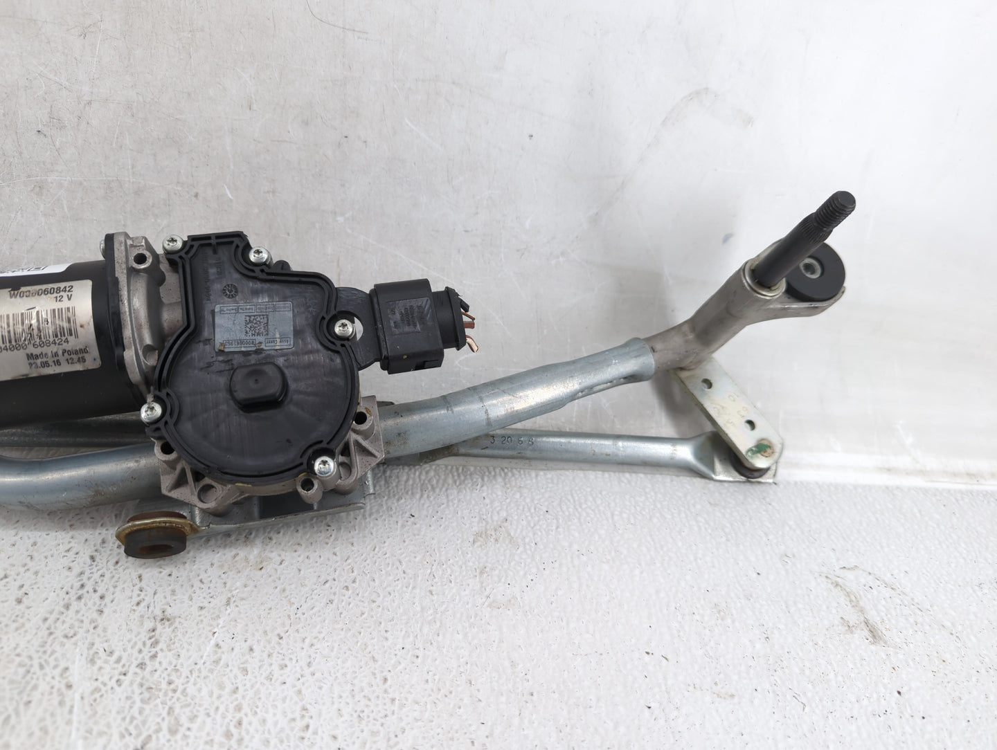 2017 Jaguar Xe Front Windshield Wiper Motor P/N:W000060842 Fits OEM Used Auto Parts - Oemusedautoparts1.com