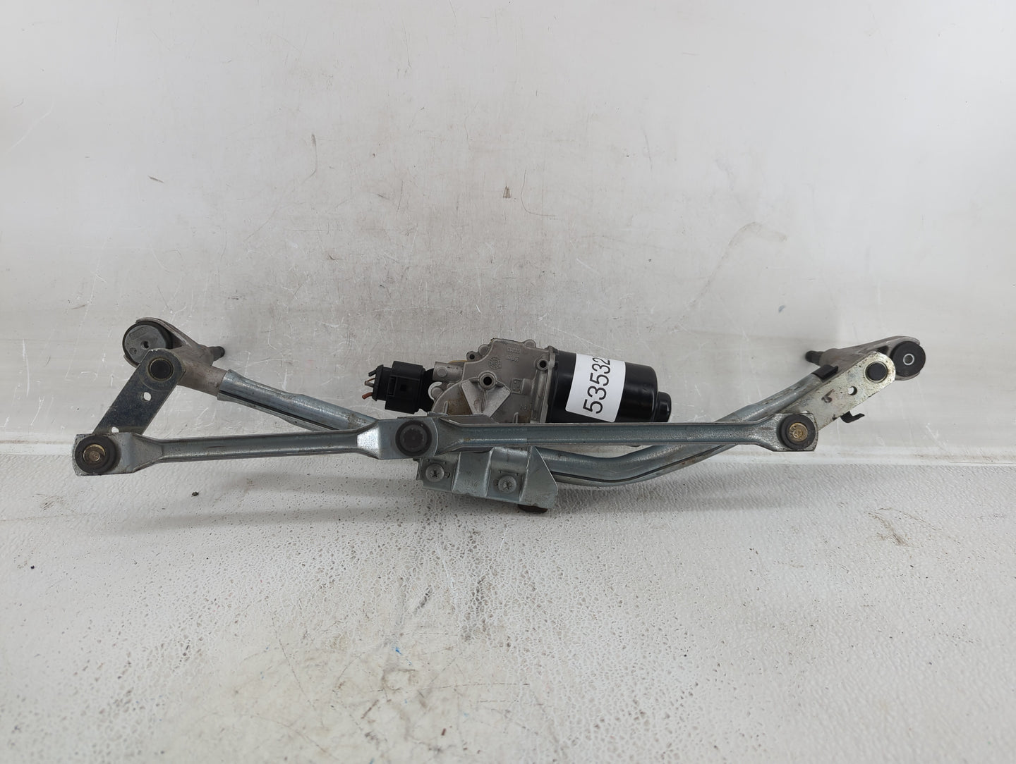 2017 Jaguar Xe Front Windshield Wiper Motor P/N:W000060842 Fits OEM Used Auto Parts - Oemusedautoparts1.com