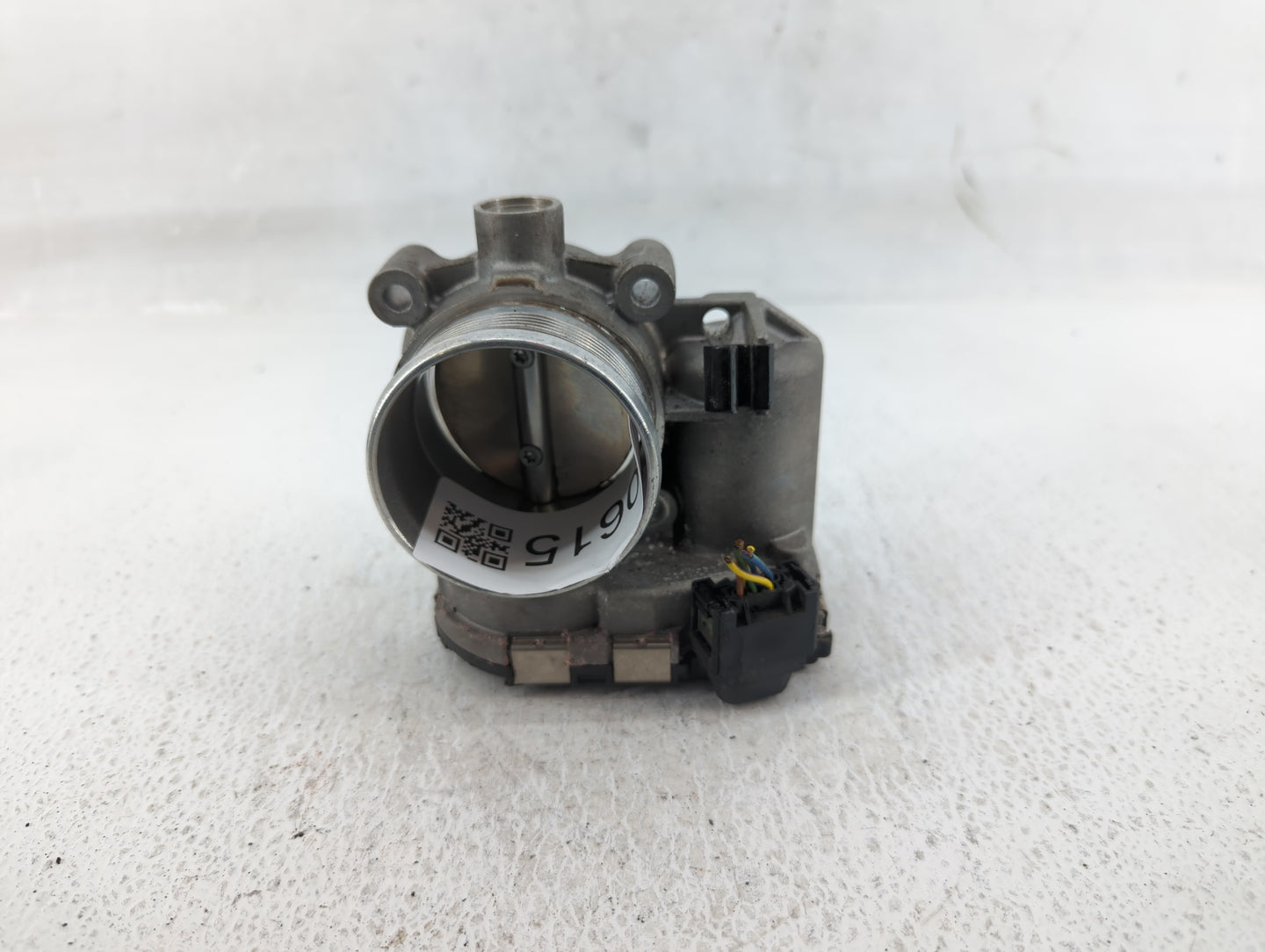 2017 Jaguar Xe Throttle Body P/N:AG9E-9F991-AA Fits Fits 2013 2014 2015 OEM Used Auto Parts - Oemusedautoparts1.com