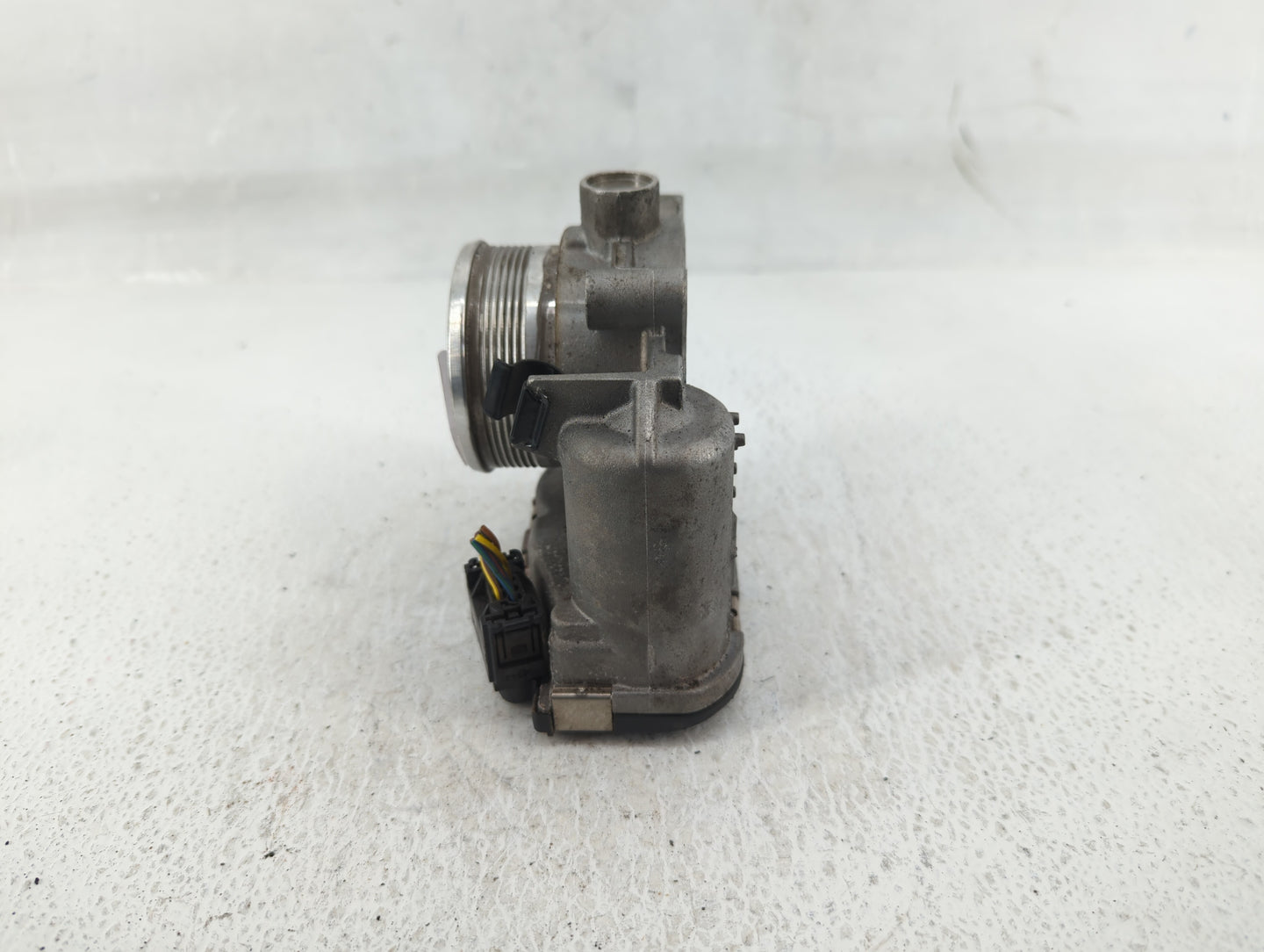 2017 Jaguar Xe Throttle Body P/N:AG9E-9F991-AA Fits Fits 2013 2014 2015 OEM Used Auto Parts - Oemusedautoparts1.com