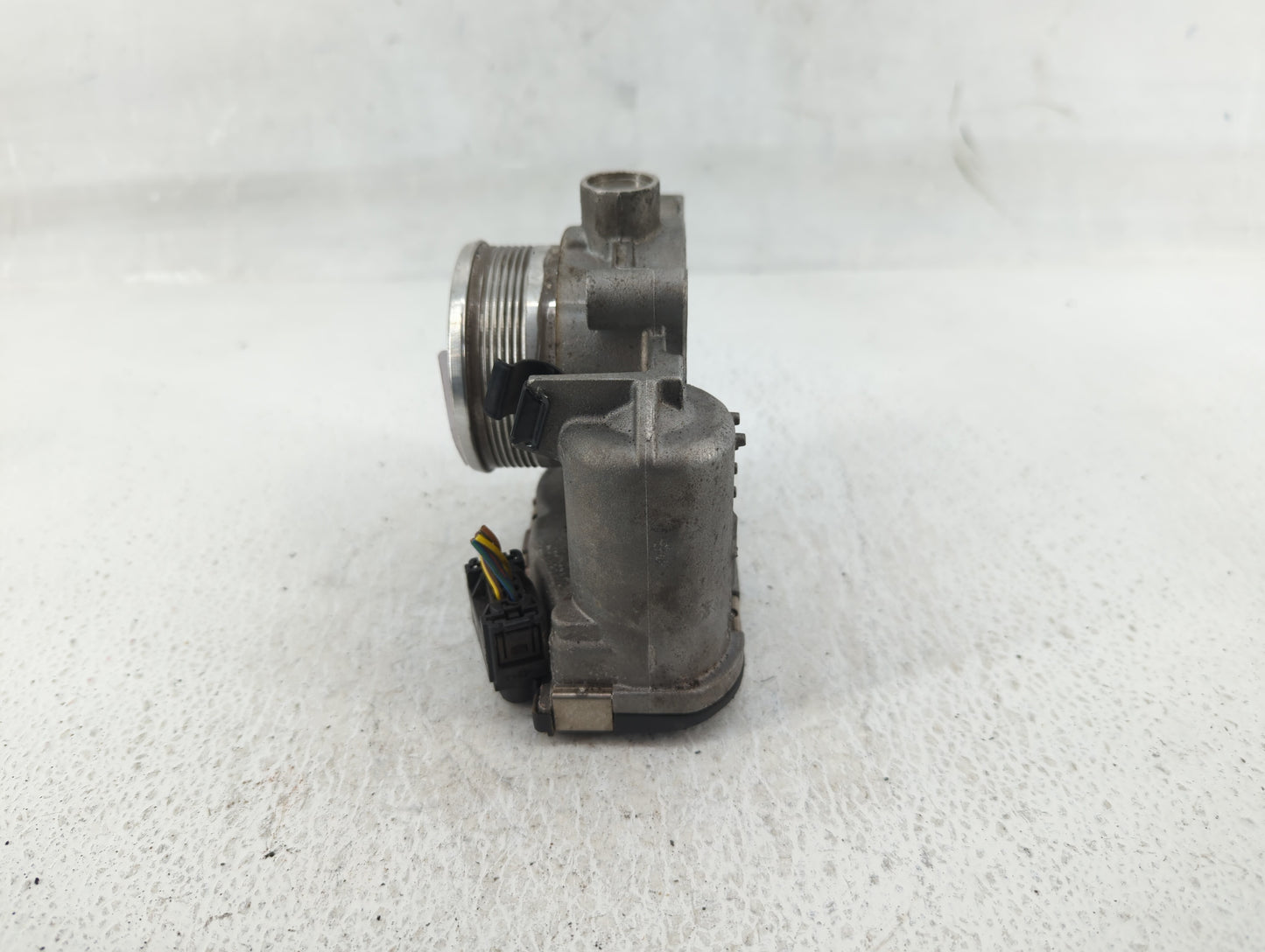 2017 Jaguar Xe Throttle Body P/N:AG9E-9F991-AA Fits Fits 2013 2014 2015 OEM Used Auto Parts - Oemusedautoparts1.com