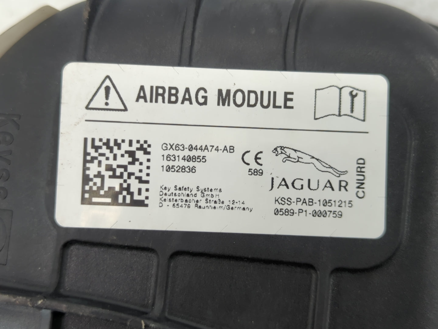 2017-2019 Jaguar Xe Air Bag Driver Left Steering Wheel Mounted P/N:GX63-044A74-AB Fits Fits 2017 2018 2019 OEM Used Auto Par