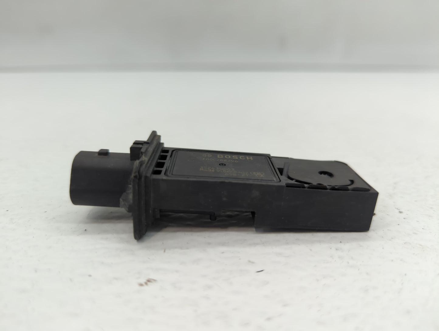 2017-2019 Jaguar Xe Mass Air Flow Meter Maf - Oemusedautoparts1.com
