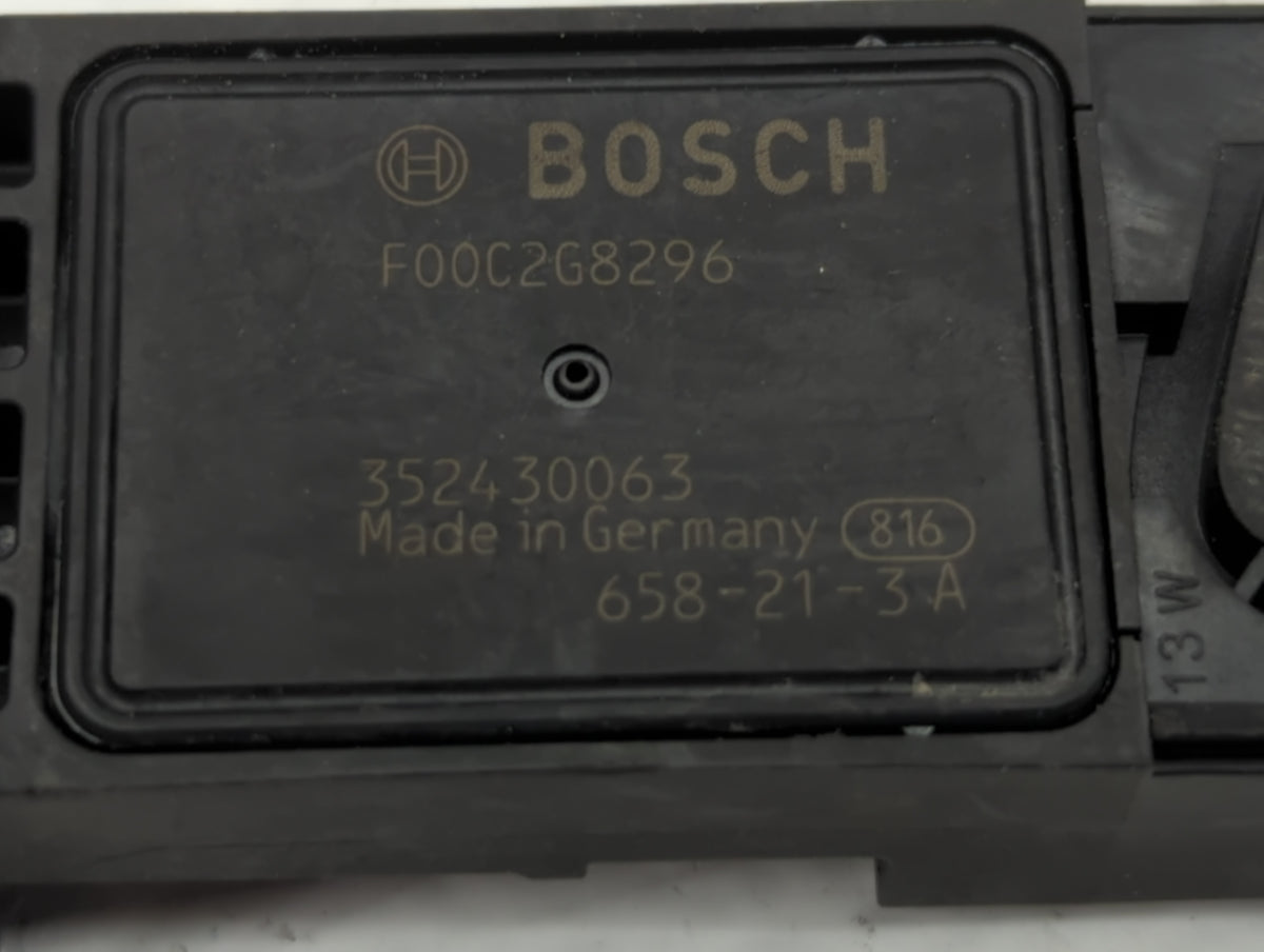 2017-2019 Jaguar Xe Mass Air Flow Meter Maf Sensor - Oemusedautoparts1.com