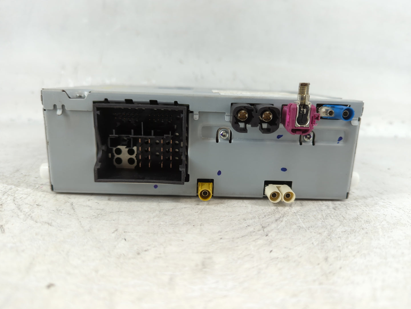 2017-2018 Jaguar Xe Radio AM FM Cd Player Receiver Replacement P/N:HX63-18K812-DC Fits Fits 2016 2017 2018 2019 OEM Used Aut