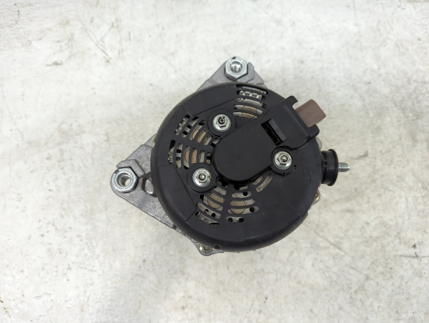 2017 Jaguar Xe Alternator Replacement Generator Charging Assembly Engine OEM P/N:GX73-10300-AB 104211-0100 Fits OEM Used Aut