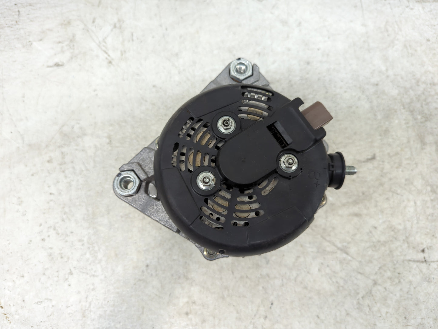 2017 Jaguar Xe Alternator Replacement Generator Charging Assembly Engine OEM P/N:GX73-10300-AB 104211-0100 Fits OEM Used Aut