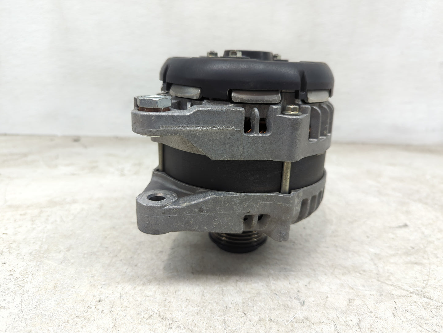 2017 Jaguar Xe Alternator Replacement Generator Charging Assembly Engine OEM P/N:GX73-10300-AB 104211-0100 Fits OEM Used Aut