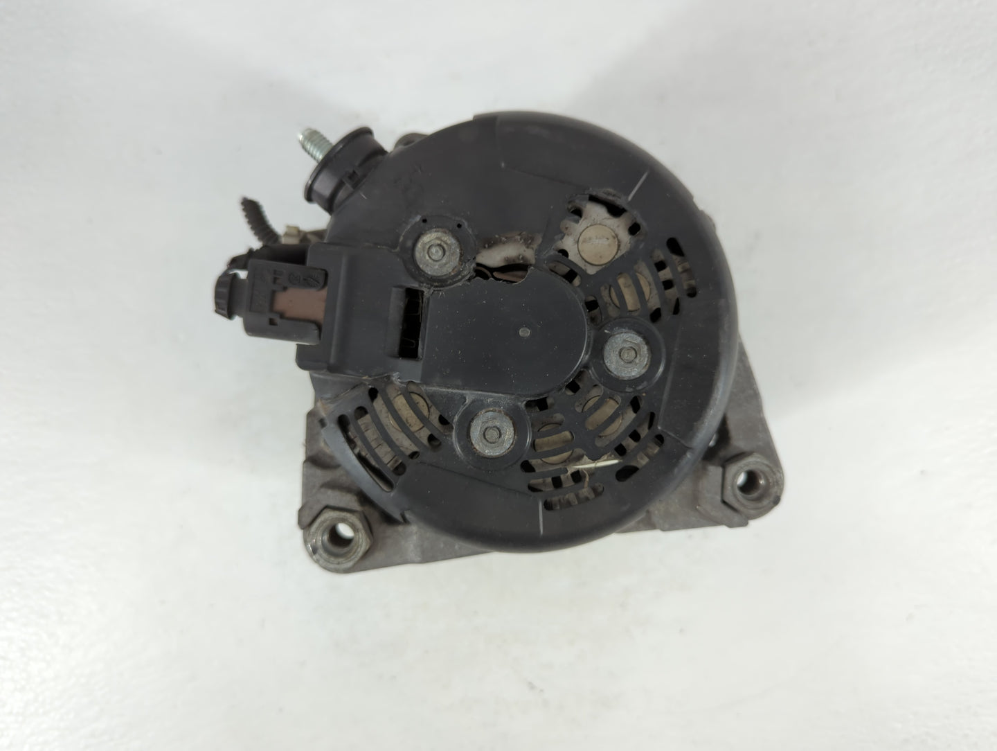 2017 Jaguar Xe Alternator Replacement Generator Charging Assembly Engine OEM P/N:GX73-10300-AB Fits OEM Used Auto Parts - Oe